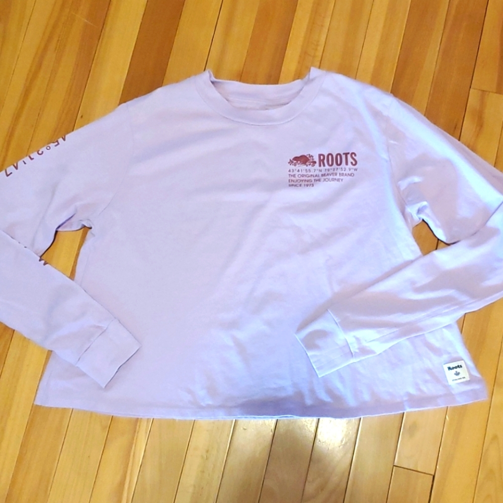 Nearly new ROOTS lilac slight crop long sleeve T